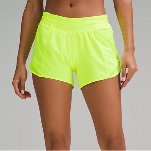 NWT Lululemon Hotty Hot LR Short 4” Lined